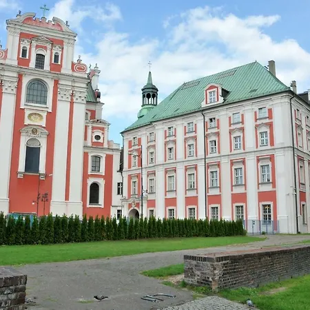 Bimba & Free Parking アパート