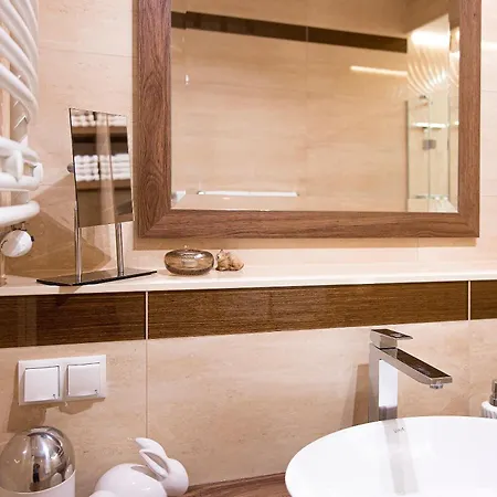 Bimba & Free Parking *